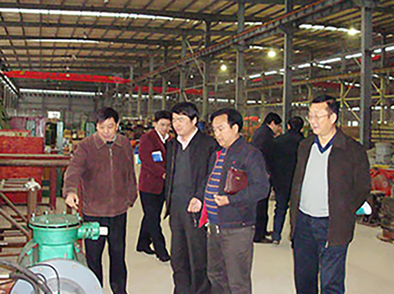 省科技厅领导杨智平同志视察公司重点科研项目